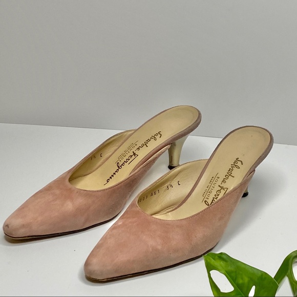 Vintage Ferragamo Pink Suede Kitten Heel Mules - Picture 3 of 7